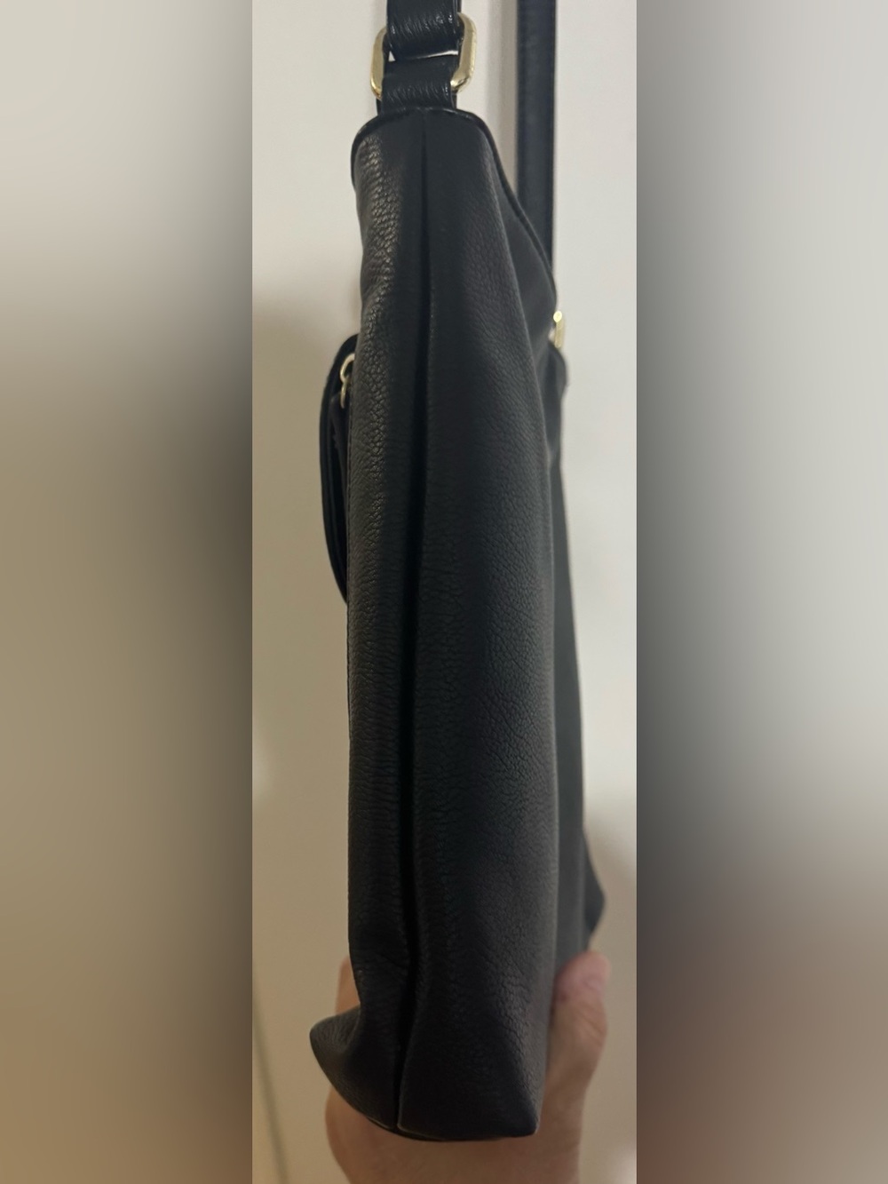 Black Women's Crossbody Bag with Gold Hardware EUC - Picture 5 of 15